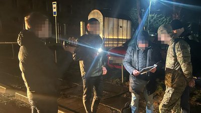 На Львівщині затримали правоохоронця, який допомагав військовозобов'язаному уникнути мобілізації