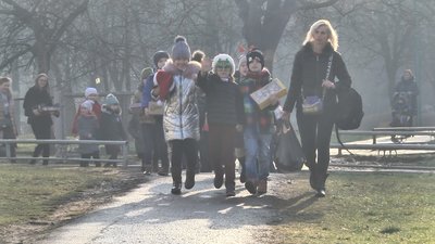 У Луцьку школярі влаштували свято для жителів геріатричного пансіонату У Луцьку школярі влаштували свято для жителів геріатричного пансіонату