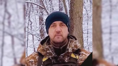 На Буковині прощаються з військовим, який загинув на війні проти російської армії