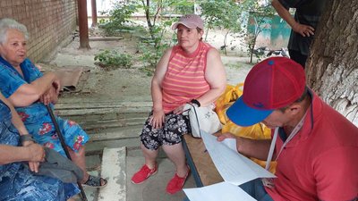 250 жителів Херсона щоденно отримують допомогу від Червоного Хреста