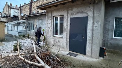 Земля, привласнення землі, поліція