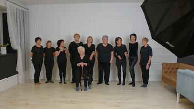 У Полтаві для жінок від 55 влаштували безкоштовну фотосесію. СУСПІЛЬНЕ | ВІДЕОНОВИНИ