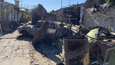 "Зимою мерзнути будемо". Жителі Нікополя на Дніпропетровщині готуються до зими під обстрілами "Зимою мерзнути будемо". Жителі Нікополя на Дніпропетровщині готуються до зими під обстрілами