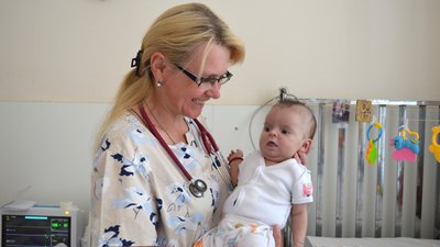 У Львові медики врятували новонароджену з важкою патологією нирок
