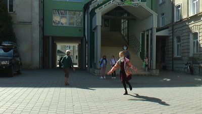 Стало відомо, коли франківські учні підуть у школи