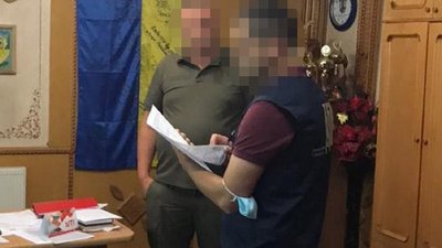 По 1000 доларів з кожного: на Прикарпатті 7 керівників лісгоспів намагалися підкупити поліцію