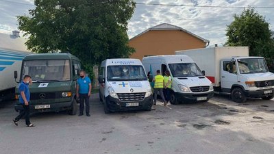 З Тернопільщини відправили допомогу у підтоплені райони Франківщини З Тернопільщини відправили допомогу у підтоплені райони Франківщини