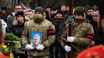 В Ужгороді попрощалися із полеглим на війні Олександром Ковачем В Ужгороді попрощалися із полеглим на війні Олександром Ковачем