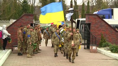 У Житомирі попрощалися з 27-річним десантником розвідувального батальйону Микитою Ситником У Житомирі попрощалися з 27-річним десантником розвідувального батальйону Микитою Ситником
