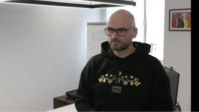 "З 26 замін, ми зробили близько 30% не вимикаючи світла". Як енергетики Дніпропетровщини ремонтують мережі споживачам