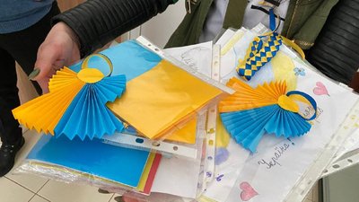 У школі та дитсадку на Рівненщині печуть пасочки для бійців та переселенців