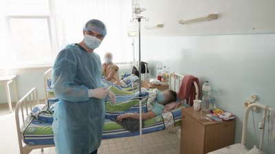 "Робота зараз напружена". Як працюють франківські інтерни у відділеннях з хворими на COVID-19 "Робота зараз напружена". Як працюють франківські інтерни у відділеннях з хворими на COVID-19