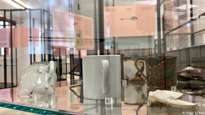 У Берліні відкрили виставку предметів, якими користувалися в'язні нацистських таборів У Берліні відкрили виставку предметів, якими користувалися в'язні нацистських таборів