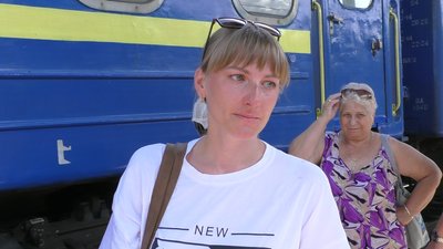 Щодня спеціальними вагонами із Запоріжжя евакуюються до ста людей Щодня спеціальними вагонами із Запоріжжя евакуюються до ста людей