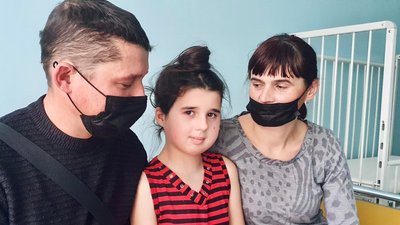 У Львові хірурги прооперували 11-річну дівчинку, у якої майже не відкривався рот
