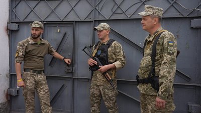 "Я втратив всю групу": після отриманих травм на фронті боєць служить у Миколаївському центрі комплектування "Я втратив всю групу": після отриманих травм на фронті боєць служить у Миколаївському центрі комплектування