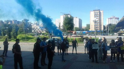 «Українським школам – українську мову!»: у Черкасах протестують проти «мовного» законопроєкту «Українським школам – українську мову!»: у Черкасах протестують проти «мовного» законопроєкту
