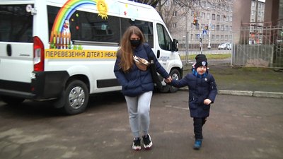 Крісло-вертикалізатор, розроблене та виготовлене у Житомирі, удосконалять Крісло-вертикалізатор, розроблене та виготовлене у Житомирі, удосконалять