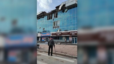 Наслідки обстрілів у центрі Чернігова Наслідки обстрілів у центрі Чернігова