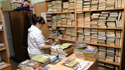 "Ні" російському контенту. У вінницьких книгозбірнях вилучають твори російської літератури