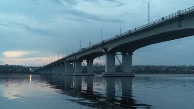 На Херсонщині чоловік хотів скоїти самогубство, стрибнувши з мосту у Дніпро