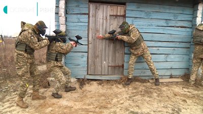 Стандарти НАТО: бригади тероборони тренуються на рівненському полігоні Стандарти НАТО: бригади тероборони тренуються на рівненському полігоні