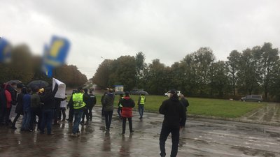 Зеленський прибув на Рівненщину: куди їде президент та як зустрічають Зеленський прибув на Рівненщину: куди їде президент та як зустрічають
