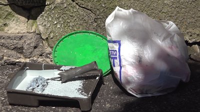 1,5 тисячі двірників відмивають написи на будівлях Харкова 1,5 тисячі двірників відмивають написи на будівлях Харкова