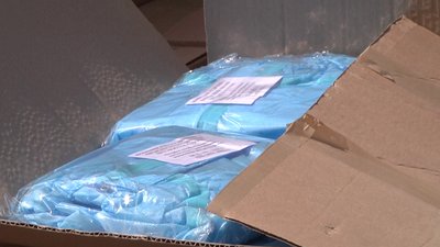 5 тисяч захисних костюмів від COVID-19 передали медикам Херсонщини 5 тисяч захисних костюмів від COVID-19 передали медикам Херсонщини