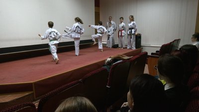 Черкаська молодь побувала на першому занятті корейського клубу Черкаська молодь побувала на першому занятті корейського клубу