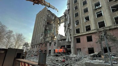 Обстріл Миколаївської облради. Постраждалим і сім’ям загиблих планують виплатити грошову допомогу