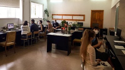 Черги через повільну роботу сервера. У Кропивницькому почали приймати електронні заяви на вступ