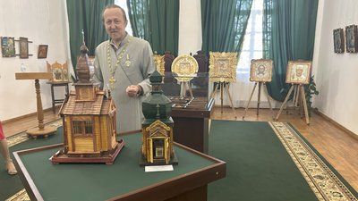 "Частина намолених ікон зі Сходу": у Дубенському замку на Рівненщині відкрили виставку робіт священника "Частина намолених ікон зі Сходу": у Дубенському замку на Рівненщині відкрили виставку робіт священника