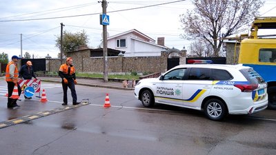 У Житомирі на проїжджій частині автодоріг встановлюють "лежачих поліцейських"