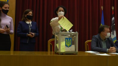 Перша сесія Івано-Франківської районної ради. Як усе відбувалося Перша сесія Івано-Франківської районної ради. Як усе відбувалося