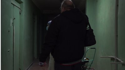 "Болячка дуже на психіку тисне": фельдшер у Харкові подолав COVID після 25 днів у лікарні "Болячка дуже на психіку тисне": фельдшер у Харкові подолав COVID після 25 днів у лікарні