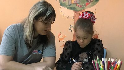 Мар'яна Назарко, психологиня займається з Машею Назар Мар'яна Назарко, психологиня займається з Машею Назар