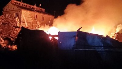 Пожежі у Запорізькій області 6 січня внаслідок російських обстрілів: є загиблі та поранена