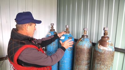 Жителі одного з районів Житомирщини зібрали та передали місцевій лікарні 6 власних балонів з киснем Жителі одного з районів Житомирщини зібрали та передали місцевій лікарні 6 власних балонів з киснем