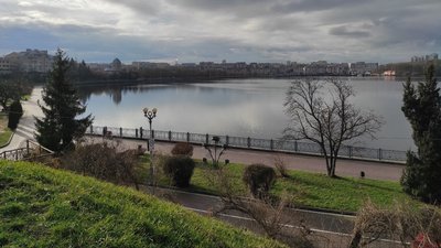 Хмарно і дощитиме: прогноз погоди на Тернопільщині на найближчі дні