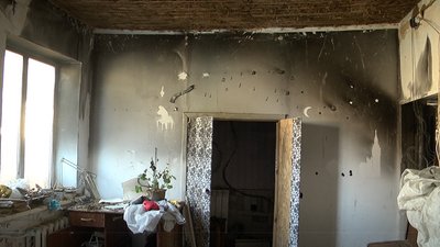 Причину не встановили: у Херсоні сім'я відновлює будинок після пожежі Причину не встановили: у Херсоні сім'я відновлює будинок після пожежі