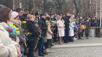 У Херсон відбувся мітинг-реквієм з нагоди відзначення Дня Героїв Небесної Сотні У Херсон відбувся мітинг-реквієм з нагоди відзначення Дня Героїв Небесної Сотні