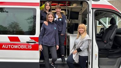 Волинянки навчають та працюють Волинянки навчають та працюють