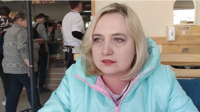 В луцькому кафе кухарі безплатно готують домашні страви для переселенців В луцькому кафе кухарі безплатно готують домашні страви для переселенців