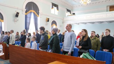 У Житомирі рідним загиблих за Україну воїнів передали державні нагороди У Житомирі рідним загиблих за Україну воїнів передали державні нагороди