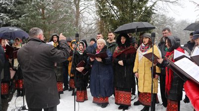 У Львові вшанували пам'ять головнокомандувача УПА Романа Шухевича У Львові вшанували пам'ять головнокомандувача УПА Романа Шухевича