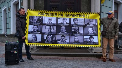 В Одесі мітингували проти корупції під час карантину. Учасники написали заяву на прокурора Костенка В Одесі мітингували проти корупції під час карантину. Учасники написали заяву на прокурора Костенка