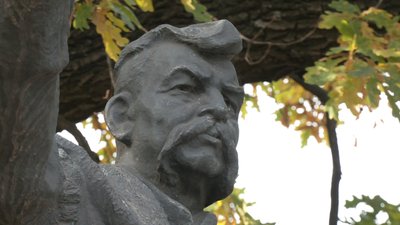 У Запоріжжі пропонують перенести пам'ятник Хмельницькому заради відродження України У Запоріжжі пропонують перенести пам'ятник Хмельницькому заради відродження України