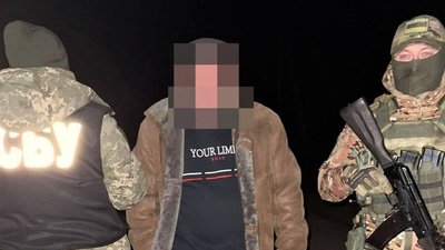 Вкрав автомобіль для військових РФ та допомагав їм: на Миколаївщині затримали підозрюваного