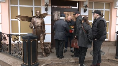 У Полтаві презентували скульптуру Сковороди замість Пушкіна